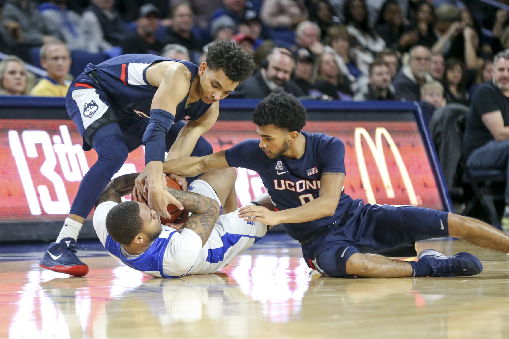 Tulsa Golden Hurricane vs Connecticut Huskies